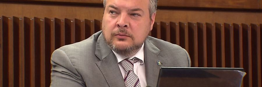 consigliere regionale in aula friuli venezia giulia